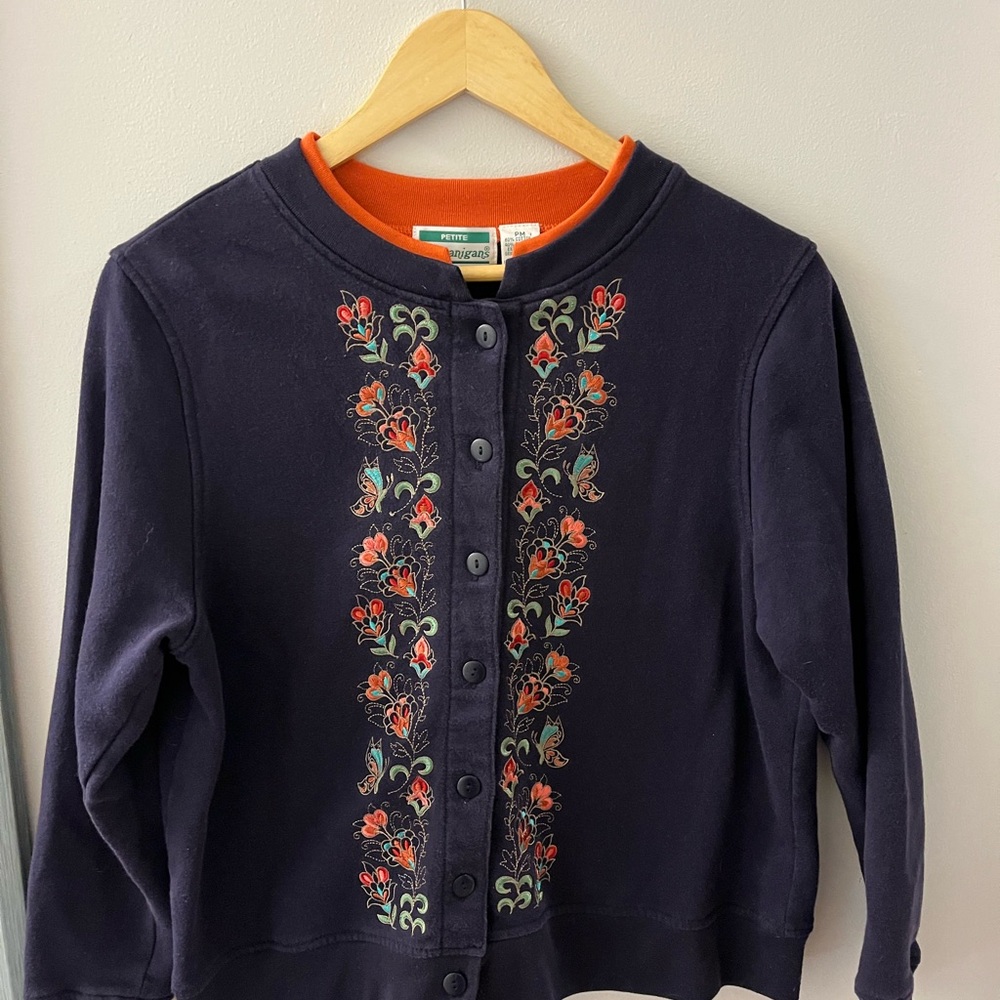 Vintage embroidered button up cardigan ❤️